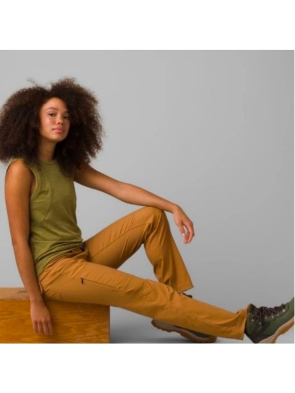 Women's Straight-Leg Utility Pants in Caramel Brown(like New No Tags)